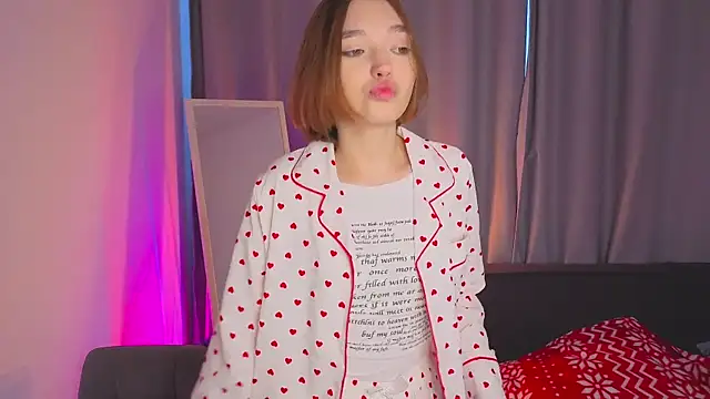 Snapshot of Leyla_crsh chatting on January 7, 2026, 5:12 am Leyla crsh online show from January 7, 2026, 5:12 am