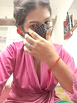 Snapshot of Cut_madhuri chatting on May 1, 2026, 7:24 am Cut madhuri online show from May 1, 2026, 7:24 am