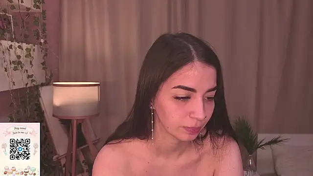 Snapshot of EmmyNoel chatting on May 8, 2026, 7:06 pm EmmyNoel online show from May 8, 2026, 7:06 pm