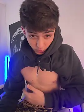 lian fooxx online show from April 1, 2026, 4:14 am