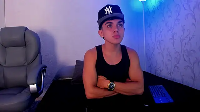  TaylorBlack online show from December 18, 2025, 11:36 am