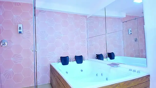  TaylorBlack online show from March 8, 2026, 11:46 am