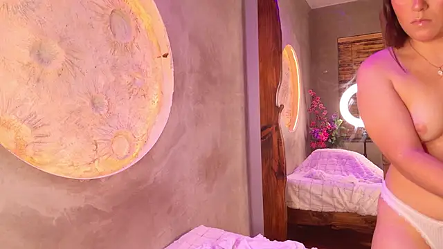 Snapshot of Sarah_greyy chatting on April 3, 2026, 10:00 am Sarah greyy online show from April 3, 2026, 10:00 am