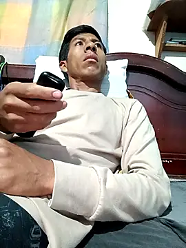 santhiago19 online show from April 14, 2026, 12:10 pm