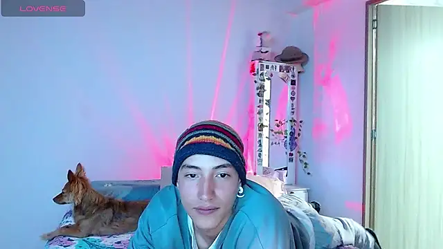 Snapshot of Perfect_match19 chatting on December 15, 2025, 11:31 pm Perfect match19 online show from December 15, 2025, 11:31 pm