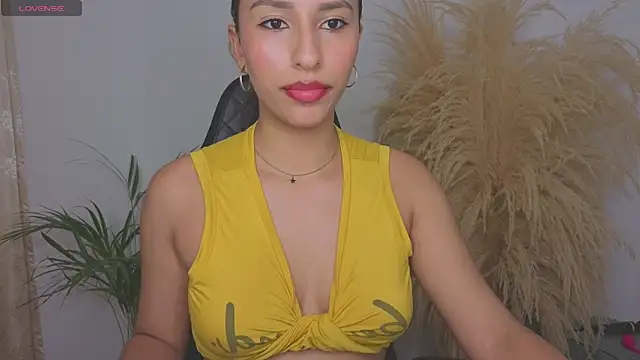 Snapshot of vieernes chatting on May 4, 2026, 12:58 am vieernes online show from May 4, 2026, 12:58 am