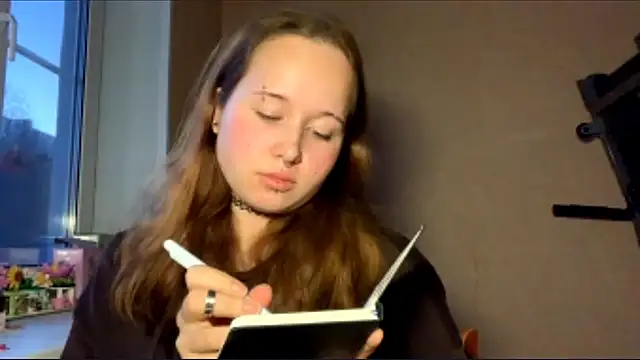 RollDols online show from December 16, 2025, 9:19 pm