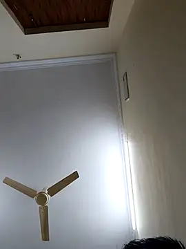 bnglrboy0886 online show from February 18, 2026, 10:01 am