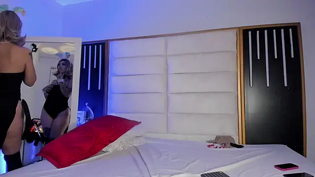 JuliMonroe19 online show from February 24, 2026, 1:01 pm