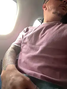 Diegohernan17 online show from December 18, 2025, 9:51 pm