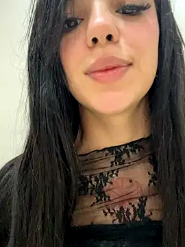 Snapshot of Moroi45 chatting on December 16, 2025, 5:50 pm Moroi45 online show from December 16, 2025, 5:50 pm