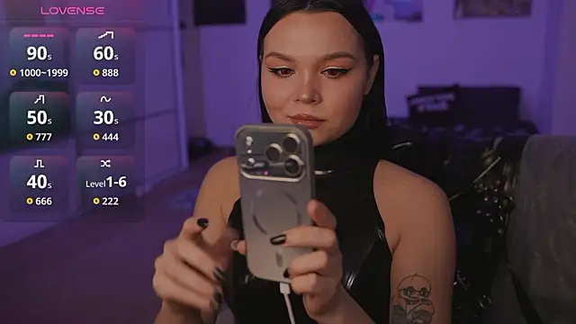 Snapshot of Dominatrix_Alice chatting on February 25, 2026, 12:55 am Dominatrix Alice online show from February 25, 2026, 12:55 am