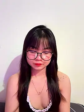 Snapshot of ___KARA___ chatting on January 6, 2026, 11:58 am KARA online show from January 6, 2026, 11:58 am