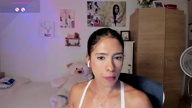Snapshot of VEROSlen- chatting on May 7, 2026, 2:38 am VEROSlen- online show from May 7, 2026, 2:38 am
