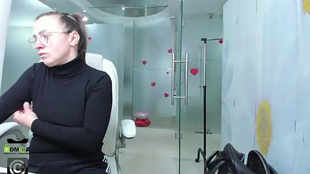 missdominna online show from April 9, 2026, 2:46 am