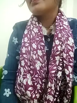 Snapshot of Meenu_rani7 chatting on December 18, 2025, 6:18 am Meenu rani7 online show from December 18, 2025, 6:18 am