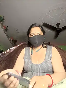 DIRTY-MOMS online show from February 1, 2026, 4:16 pm