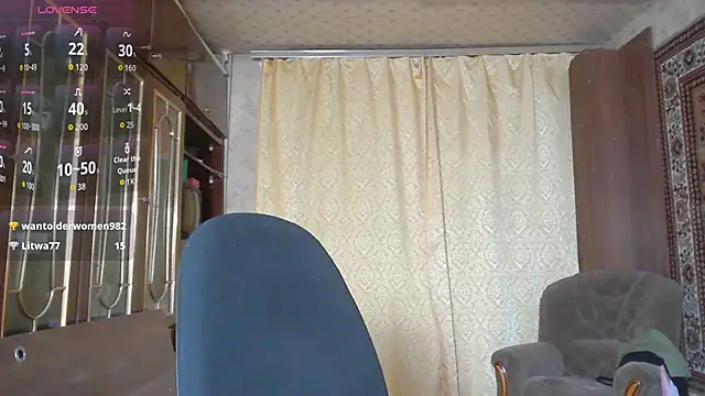 Snapshot of Casey_peach chatting on February 24, 2026, 6:42 pm Casey peach online show from February 24, 2026, 6:42 pm