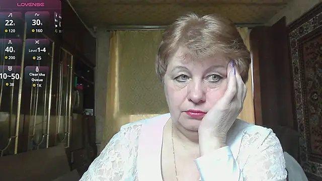 Snapshot of Casey_peach chatting on April 17, 2026, 4:37 am Casey peach online show from April 17, 2026, 4:37 am