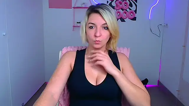 Lana Foxyy online show from January 14, 2026, 12:42 pm