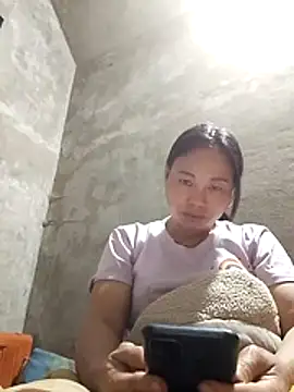 Snapshot of Maikha08 chatting on January 18, 2026, 10:57 pm Maikha08 online show from January 18, 2026, 10:57 pm