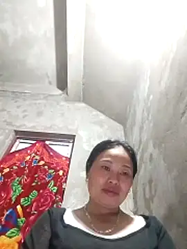 Snapshot of Maikha08 chatting on February 13, 2026, 11:38 pm Maikha08 online show from February 13, 2026, 11:38 pm