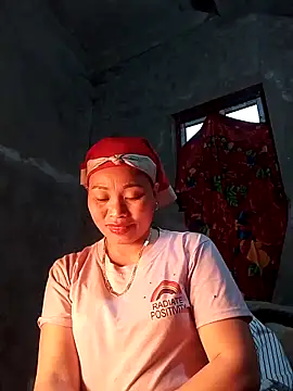 Snapshot of Maikha08 chatting on February 8, 2026, 6:33 am Maikha08 online show from February 8, 2026, 6:33 am