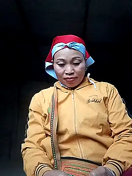 Snapshot of Maikha08 chatting on February 12, 2026, 8:47 am Maikha08 online show from February 12, 2026, 8:47 am