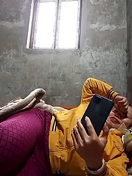 Snapshot of Maikha08 chatting on February 2, 2026, 5:06 am Maikha08 online show from February 2, 2026, 5:06 am