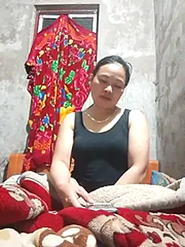 Snapshot of Maikha08 chatting on February 16, 2026, 10:51 pm Maikha08 online show from February 16, 2026, 10:51 pm