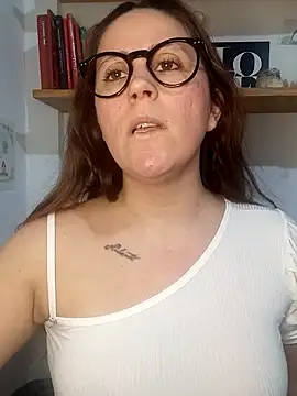 Snapshot of SofiEsteves chatting on May 27, 2026, 3:19 pm SofiEsteves online show from May 27, 2026, 3:19 pm