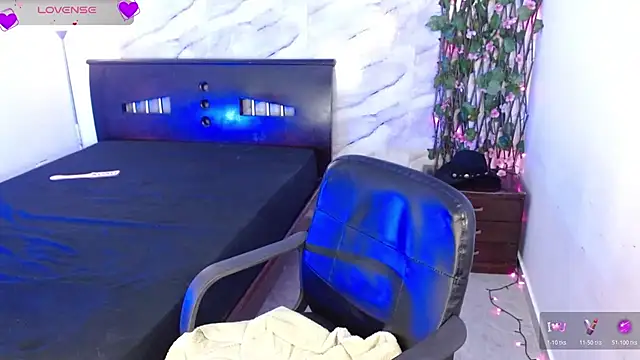 latin mommy  online show from January 19, 2026, 1:37 pm