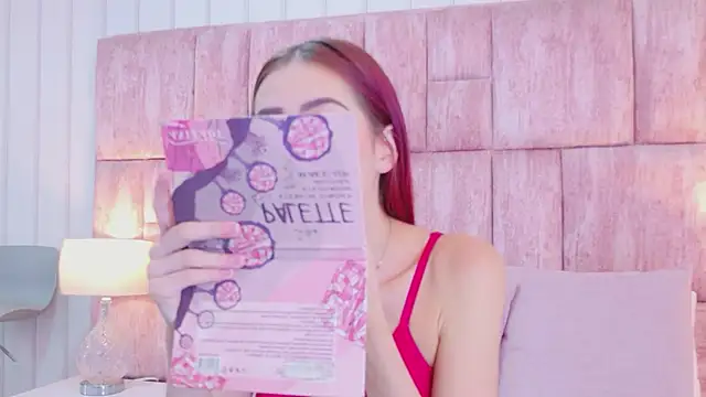 ScarlettFoox online show from February 5, 2026, 12:01 pm