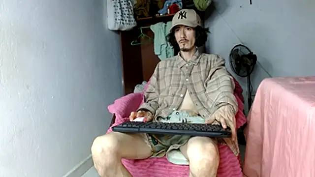 Snapshot of sk8-boy chatting on April 5, 2026, 2:46 pm sk8-boy online show from April 5, 2026, 2:46 pm