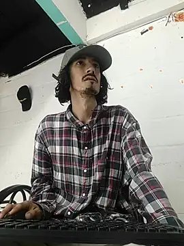 Snapshot of sk8-boy chatting on May 4, 2026, 3:59 pm sk8-boy online show from May 4, 2026, 3:59 pm