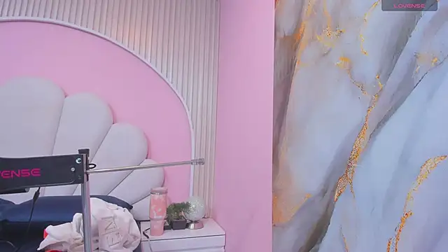 Snapshot of Ary__cherry chatting on April 10, 2026, 8:05 pm Ary cherry online show from April 10, 2026, 8:05 pm