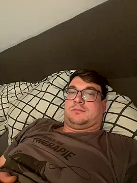 Snapshot of domigeil10 chatting on December 16, 2025, 9:08 pm domigeil10 online show from December 16, 2025, 9:08 pm