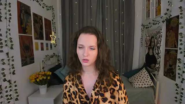 Snapshot of Ariadna_Shy chatting on December 17, 2025, 12:10 pm Ariadna Shy online show from December 17, 2025, 12:10 pm