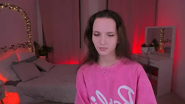 Snapshot of Ariadna_Shy chatting on January 12, 2025, 10:33 pm Ariadna Shy online show from January 12, 2025, 10:33 pm