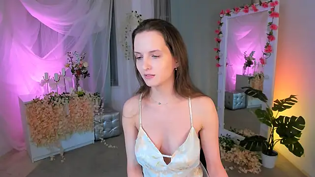 Snapshot of Ariadna_Shy chatting on February 2, 2025, 11:00 pm Ariadna Shy online show from February 2, 2025, 11:00 pm