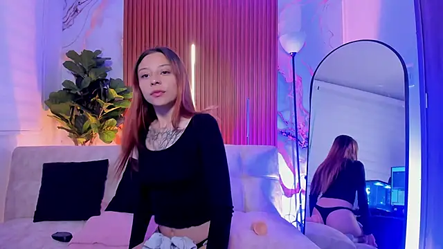 Snapshot of Nickie_reed_ chatting on January 5, 2026, 8:45 pm Nickie reed online show from January 5, 2026, 8:45 pm