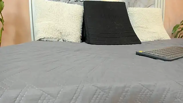 Snapshot of alex_xhunter chatting on January 5, 2026, 7:17 pm alex xhunter online show from January 5, 2026, 7:17 pm