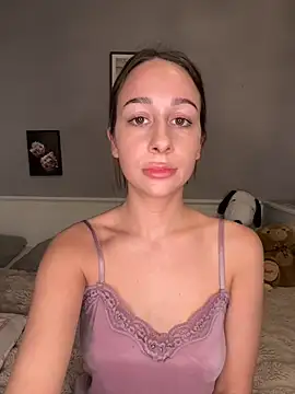 ChiaraSommer online show from April 10, 2026, 4:03 pm