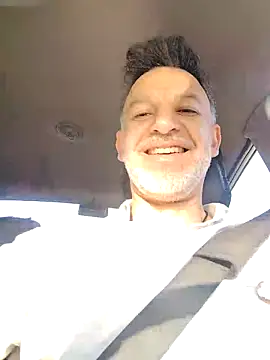 Snapshot of Mauroskii chatting on December 18, 2025, 11:03 am Mauroskii online show from December 18, 2025, 11:03 am