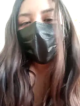 Snapshot of MIGAJERA_20 chatting on December 22, 2025, 5:35 pm MIGAJERA 20 online show from December 22, 2025, 5:35 pm