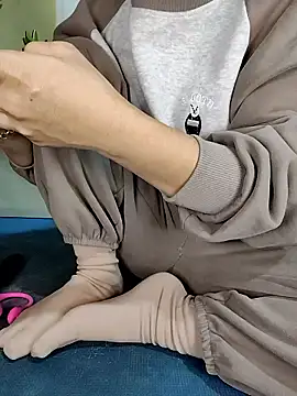 hi-miki online show from January 7, 2026, 3:00 am