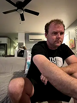 Snapshot of Studmuffin4you chatting on January 8, 2026, 5:35 am Studmuffin4you online show from January 8, 2026, 5:35 am