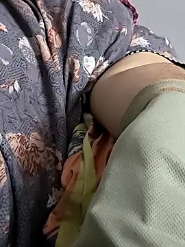 Snapshot of Telugumistress chatting on February 27, 2026, 8:14 am Telugumistress online show from February 27, 2026, 8:14 am