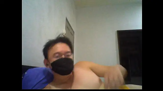 littlegoddyboy online show from February 8, 2026, 1:09 pm