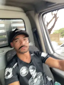 Snapshot of Pretocaminhoneiro chatting on December 17, 2025, 12:32 pm Pretocaminhoneiro online show from December 17, 2025, 12:32 pm